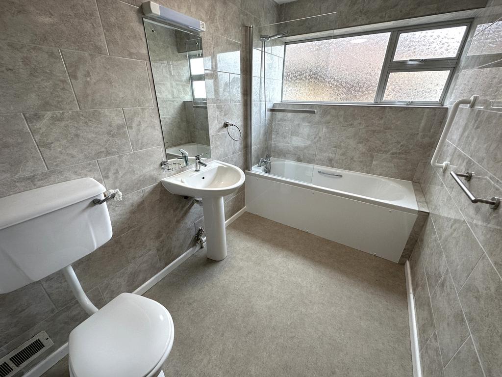 Bathroom.JPG