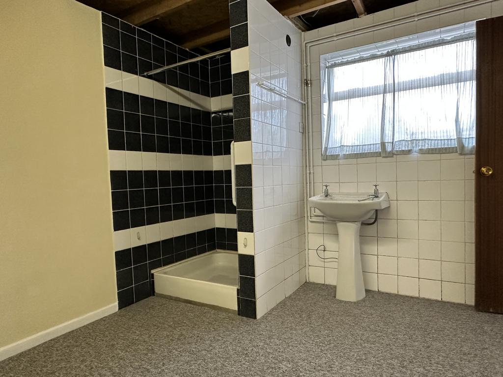 Shower room.JPG