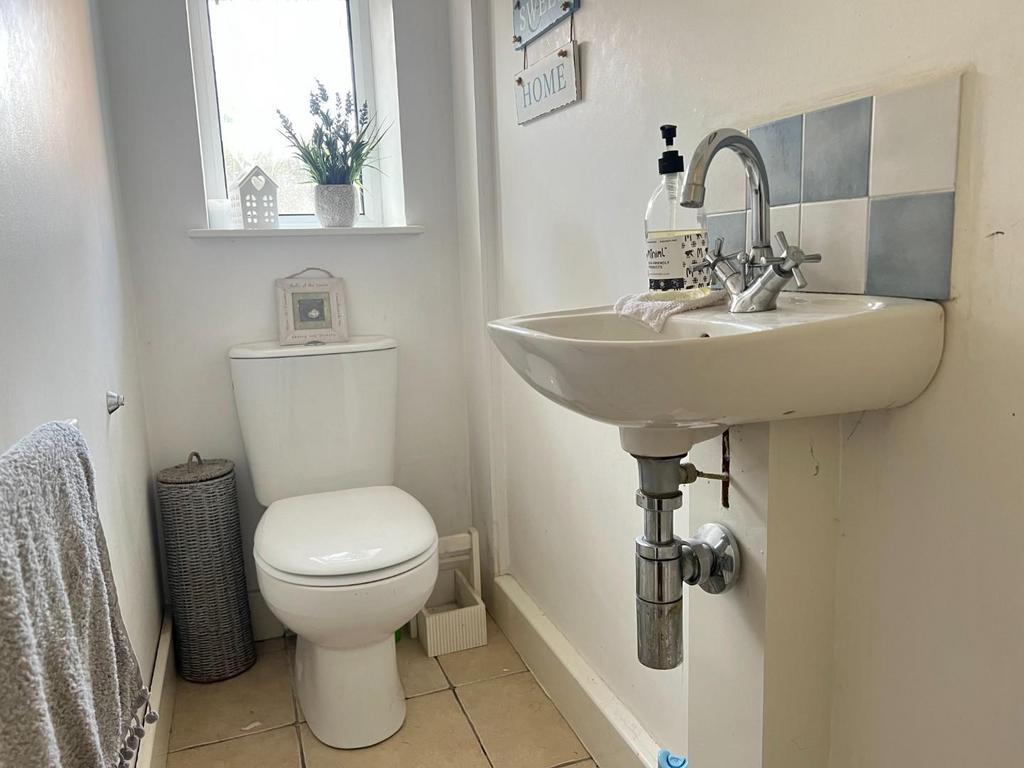 Downstairs WC.jpg