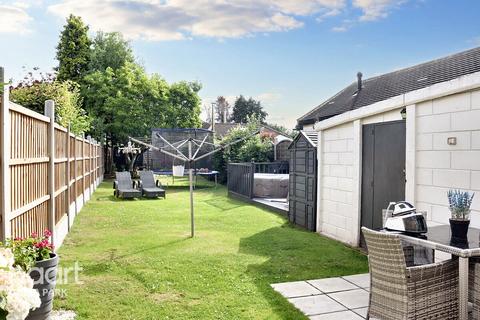 100 Mashiters Walk, Romford, RM1 4BP