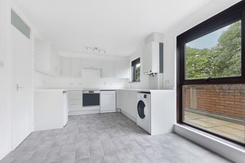 3 bedroom maisonette for sale, Sturmer Way, Islington, London