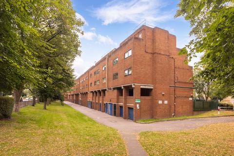 3 bedroom maisonette for sale, Sturmer Way, Islington, London