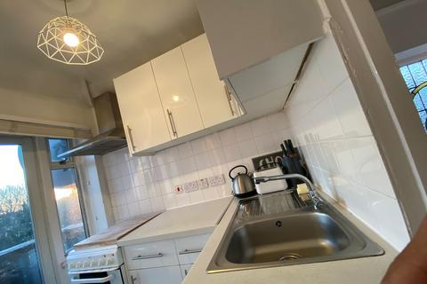 1 bedroom apartment to rent, Langdale Gardens, Perivale, Greenford UB6