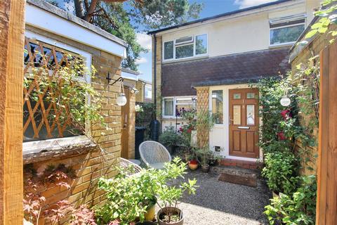 8 Champney Close, Whitehill, Bordon, GU35 9DX