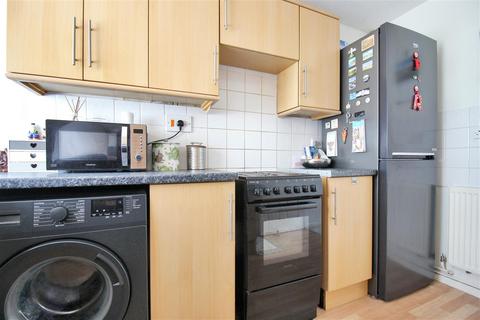 8 Champney Close, Whitehill, Bordon, GU35 9DX
