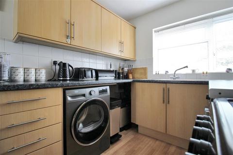 8 Champney Close, Whitehill, Bordon, GU35 9DX