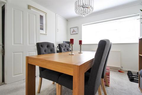 8 Champney Close, Whitehill, Bordon, GU35 9DX