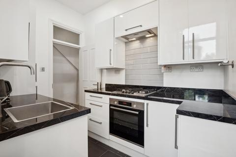 2 bedroom flat to rent, Donaldson Road, London