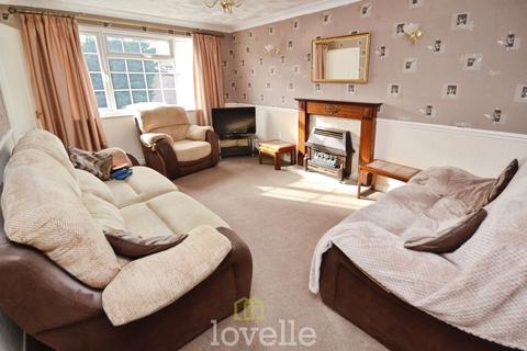 2 bedroom bungalow for sale, Suggitts Court, Cleethorpes DN35