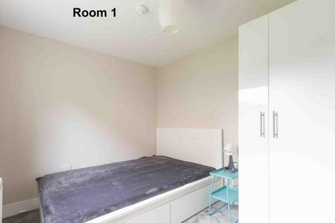 undefined, 0440L Cameron Toll Gardens, Edinburgh, EH16 4TG
