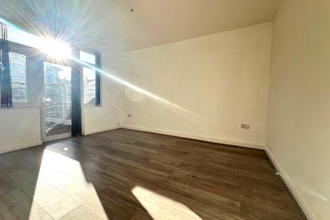 3 bedroom semi-detached house to rent, Leicester Road, Wigston, Leicester LE18