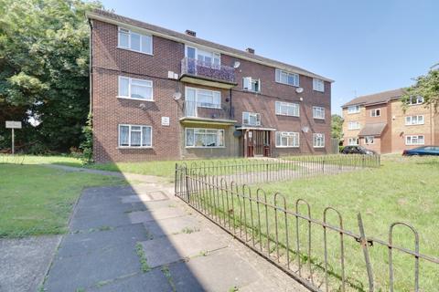 2 bedroom flat for sale, Stirling Close, Rainham RM13