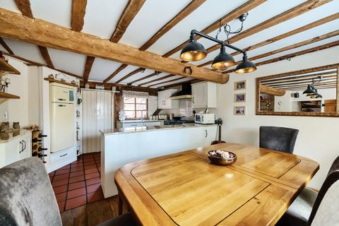 Manor Cottage Station Road, Fladbury, Pershore, WR10 2QW