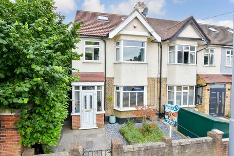 4 bedroom end of terrace house for sale, Hale End Road, Walthamstow