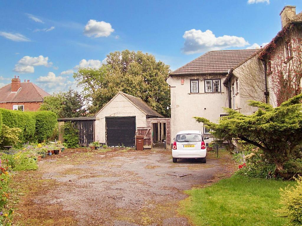 Driveway to Garages