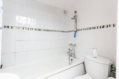 2 bedroom flat for sale, Copeland Road, Walthamstow, London, E17