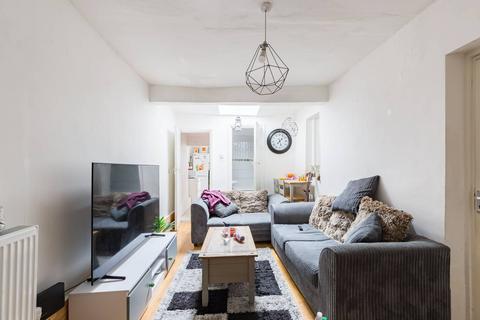 2 bedroom flat for sale, Copeland Road, Walthamstow Village, London, E17