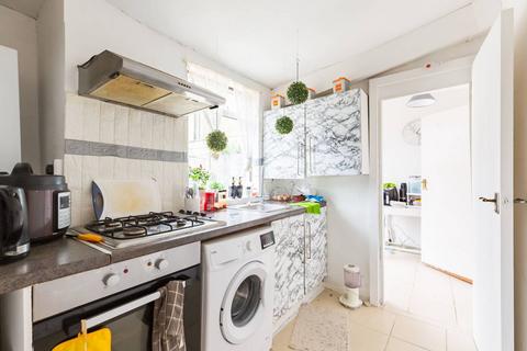 2 bedroom flat for sale, Copeland Road, Walthamstow Village, London, E17