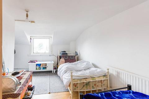 4 bedroom flat for sale, Copeland Road, Walthamstow, London, E17