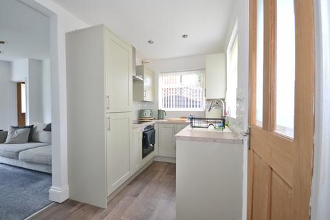 2 bedroom end of terrace house to rent, Wold Road, Hull HU5