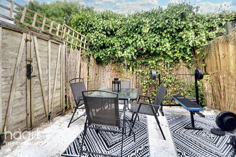20 The Drive, Thornton Heath, CR7 8LA