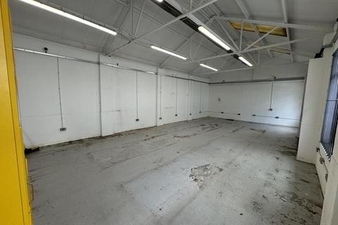 Industrial unit to rent, 4 Brook Lane Business Centre, Brook Lane North, Brentford, TW8 0PP