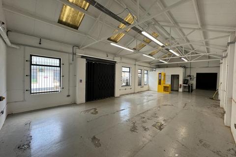 Industrial unit to rent, 4 Brook Lane Business Centre, Brook Lane North, Brentford, TW8 0PP