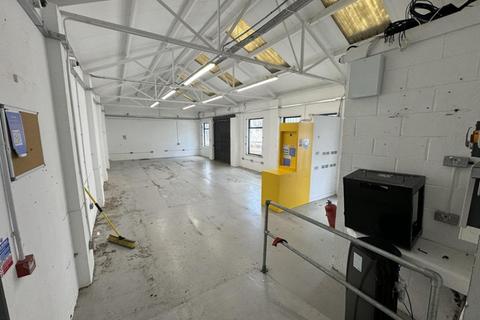 Industrial unit to rent, 4 Brook Lane Business Centre, Brook Lane North, Brentford, TW8 0PP