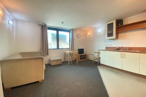 2 bedroom flat to rent, 156 Chapel Street, Salford, M3