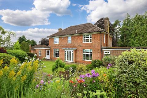 6 Chepping Close, Penn, High Wycombe, HP10 8JH