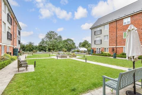 2 bedroom flat for sale, Pilots View, Chatham, Kent