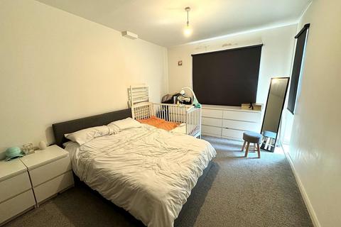 1 bedroom apartment to rent, Carlton House, Ilford IG1