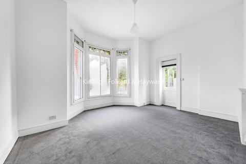 2 bedroom apartment to rent, Lawn Road Beckenham BR3