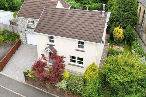 5 bedroom detached house for sale, Main Road, Bryncoch, Neath Port Talbot. SA10 7TR