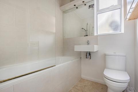 2 bedroom flat to rent, Greenside Road Shepherds Bush W12