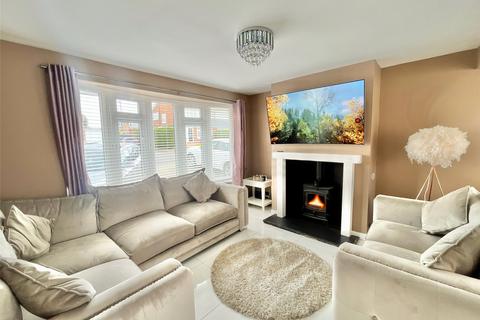 3 bedroom house for sale, Elrick Close, Chapel House, NE5