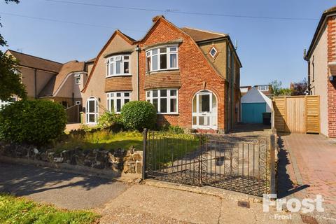 22 Ashview Gardens, Ashford, TW15 3RD
