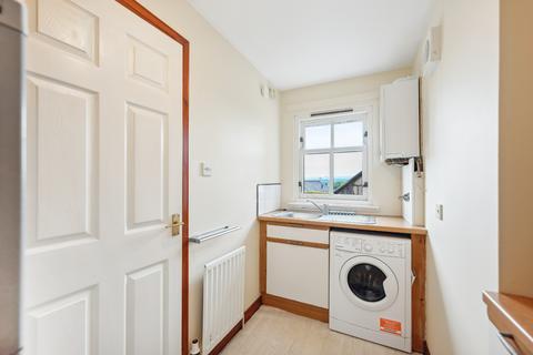 2 bedroom ground floor flat to rent, Birkhill Road, Stirling, Stirlingshire, FK7 9JT