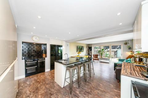 3 The Nook, Hoylandswaine, Sheffield, S36 7JW