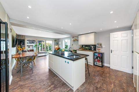 3 The Nook, Hoylandswaine, Sheffield, S36 7JW