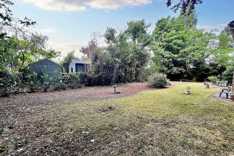 3 Grassmount, Purley, CR8 3PR