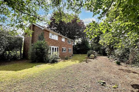 3 Grassmount, Purley, CR8 3PR