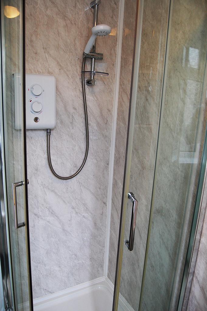 Room 3 En-suite 1.2