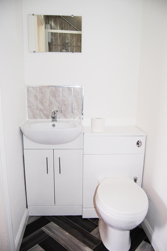 Room 4 En-suite 1.2