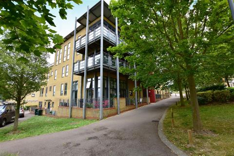 2 bedroom apartment to rent, Park Lane, Greenhithe, DA9