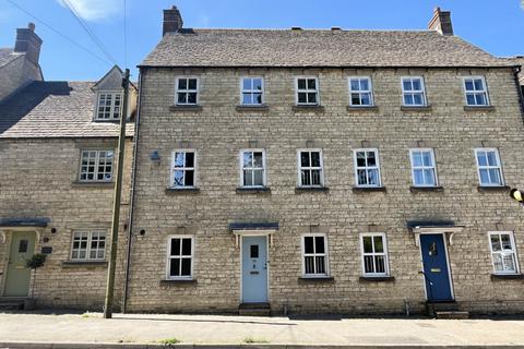 4 bedroom terraced house to rent, Burford Road, Chipping Norton