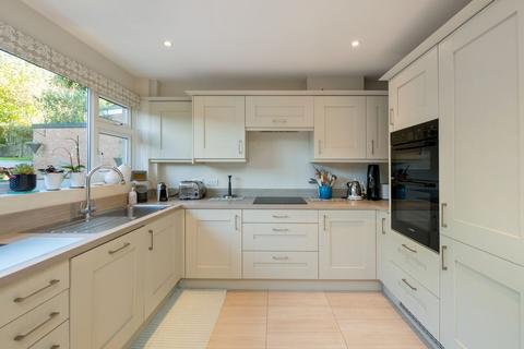 3 bedroom end of terrace house for sale, Wilmots Close, Reigate, RH2