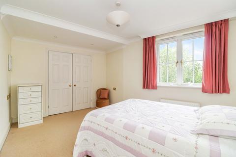 2 bedroom apartment for sale, Candlemas Oaks, Beaconsfield, Buckinghamshire, HP9