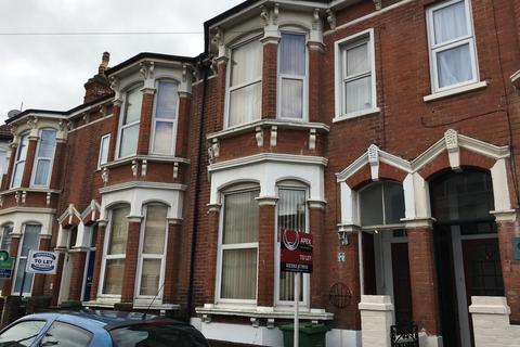 8 bedroom house share to rent, Beach Road, Southsea PO5