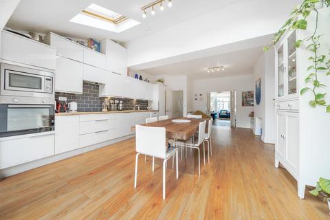 4 bedroom terraced house for sale, Pulborough Road, Southfields